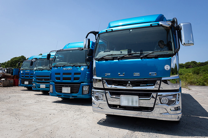 Three 25-ton dumper trucks and One 25-ton flat deck truck